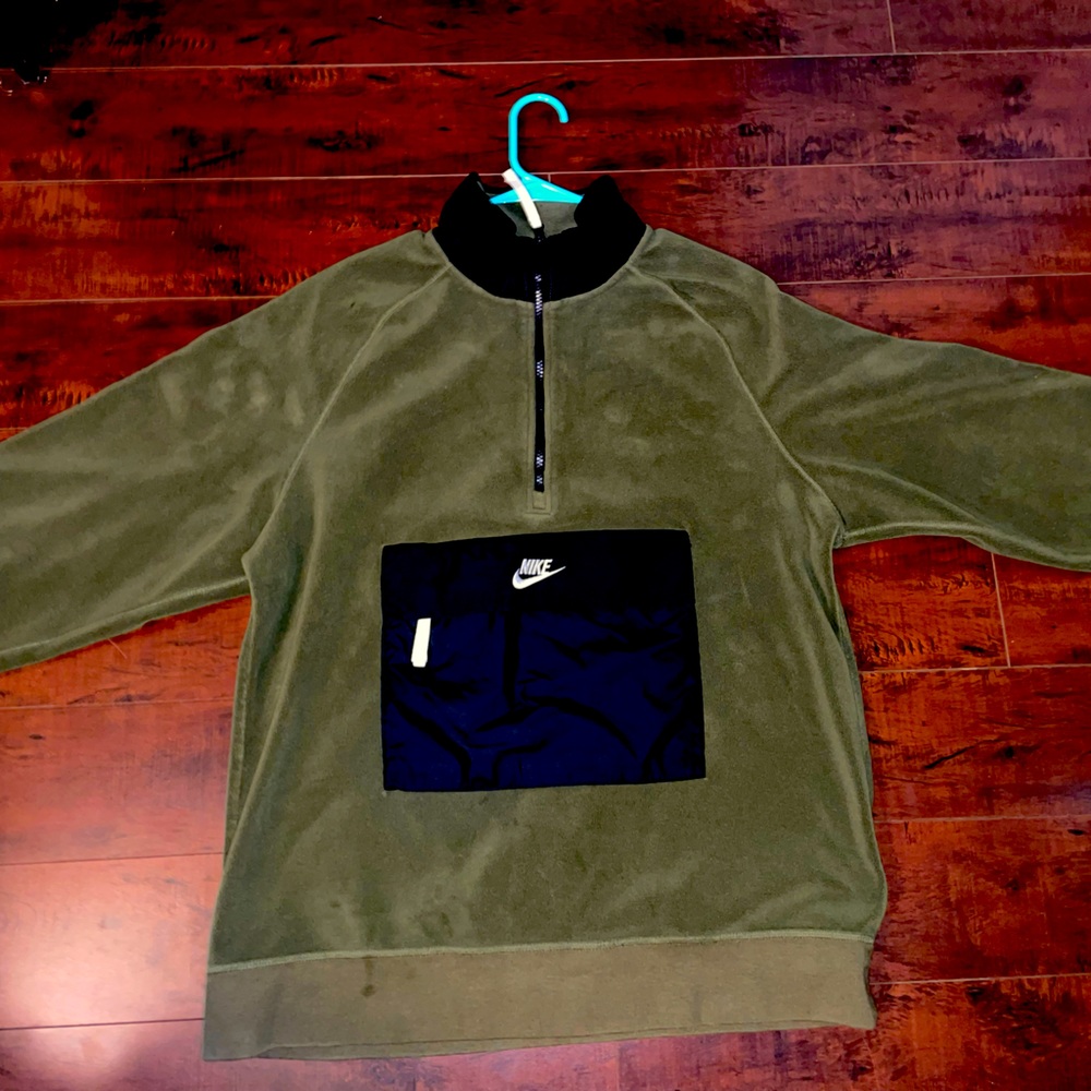 Nike sweater (turtle neck)